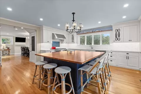 35 Beach Rd, Gloucester, MA 01930 photo 5