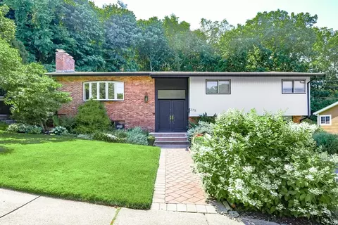 275 Country Club Rd, Newton, MA 02459