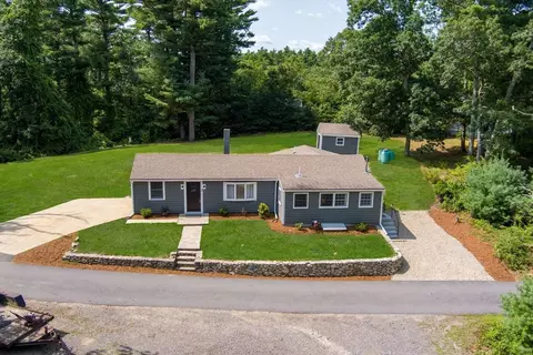 2 Janes Ln, Carver, MA 02330