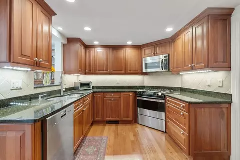 10 Strathmore Rd, Wellesley, MA 02482 photo 9