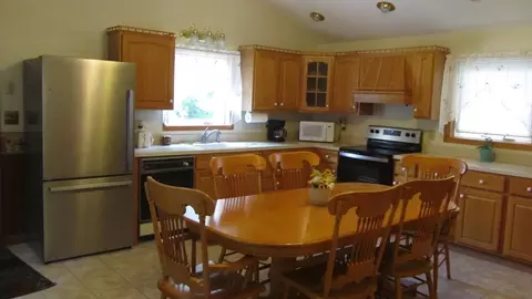 77 Woodland St, West Boylston, MA 01583