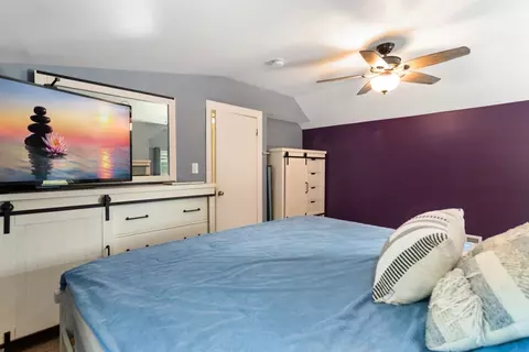 Bedroom - 2 Brimbal Ave, Beverly, MA 01915 photo 3 of 4