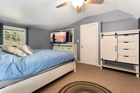 Bedroom - 2 Brimbal Ave, Beverly, MA 01915 photo 2 of 4