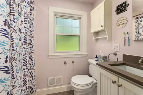 Bath - 2 Brimbal Ave, Beverly, MA 01915 photo 1 of 2