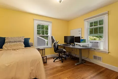 Bedroom - 2 Brimbal Ave, Beverly, MA 01915 photo 4 of 4