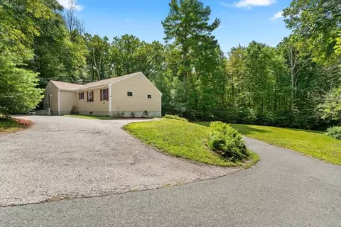 57 Milford St, Upton, MA 01568 photo 4