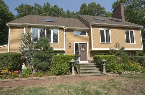 Exterior - 30 Glenview St, Upton, MA 01568 photo 3 of 4