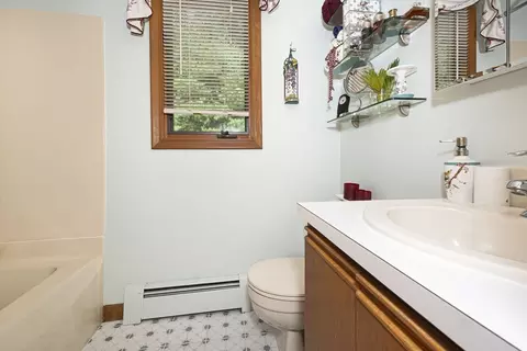 Bath - 30 Glenview St, Upton, MA 01568 photo 2 of 3