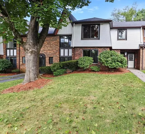 14 Cobblestone Ln #14, Worcester, MA 01606