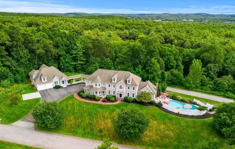 32 34 Autumn Ridge Rd, Berlin, MA 01503