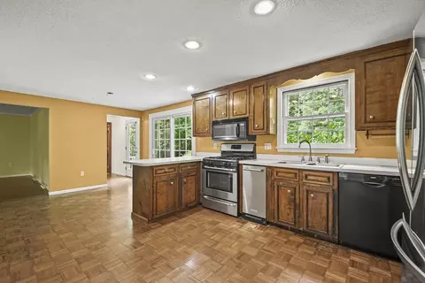 573 Main St, Dunstable, MA 01827 photo 9