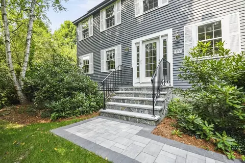 573 Main St, Dunstable, MA 01827