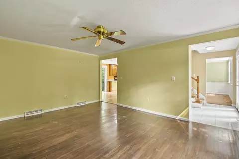 573 Main St, Dunstable, MA 01827 photo 2