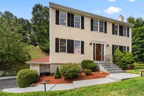 39 Overlook Dr, Marlborough, MA 01752