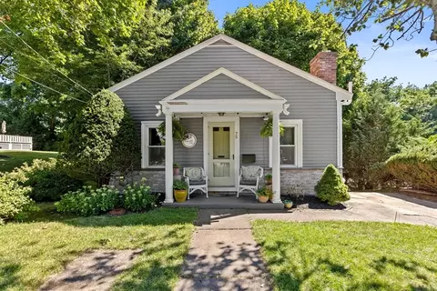 75 Standish Ave, Plymouth, MA 02360