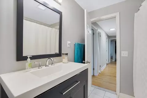 Bath - 67 Jeffrey Rd, Springfield, MA 01119 photo 3 of 3