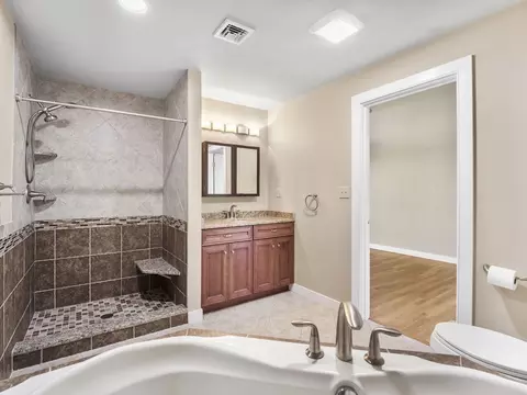 491 Dutton #405, Lowell, MA 01854 photo 17