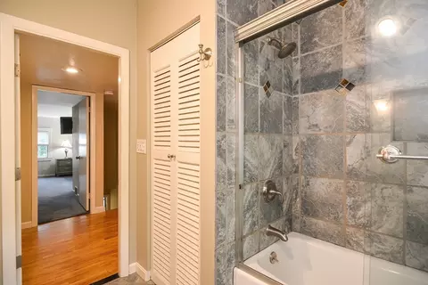 Bath - 20 Windsor Dr, Ashland, MA 01721 photo 4 of 5