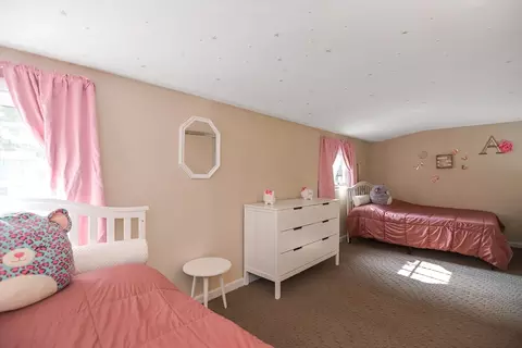 Bedroom - 20 Windsor Dr, Ashland, MA 01721 photo 3 of 5