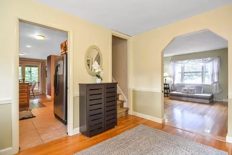 Entry Way - 20 Windsor Dr, Ashland, MA 01721 photo 2 of 2