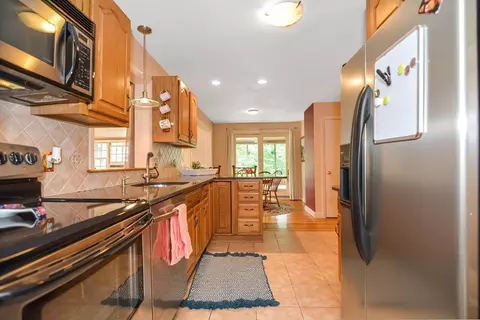 Kitchen - 20 Windsor Dr, Ashland, MA 01721 photo 1 of 4
