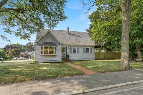 243 Nahant Rd, Nahant, MA 01908
