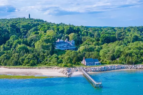 000 Standish St, Duxbury, MA 02332
