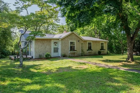 43 Locust Ave, Barnstable, MA 02668