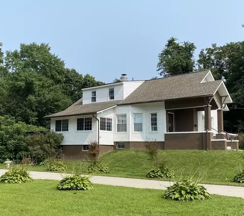 414 Newton St, South Hadley, MA 01075