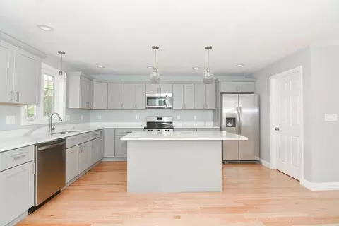 15 Mars St # B, Worcester, MA 01607 photo 12