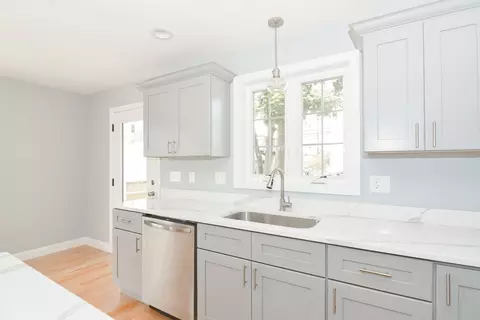 15 Mars St # B, Worcester, MA 01607 photo 16
