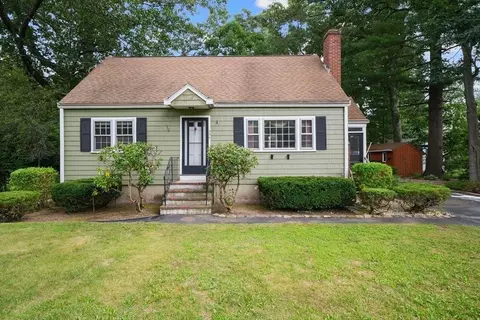 220 Foster Rd, Tewksbury, MA 01876