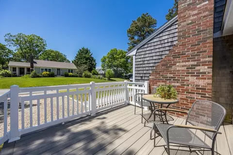 20 Devonshire Ln, Dennis, MA 02660 photo 3