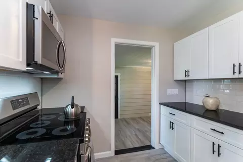 Kitchen - 7 Gillette Ave, Springfield, MA 01118 photo 4 of 5