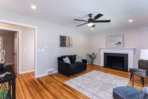 Living - 7 Gillette Ave, Springfield, MA 01118 photo 1 of 3