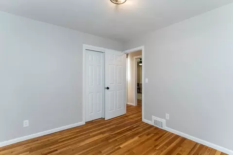 Bedroom - 7 Gillette Ave, Springfield, MA 01118 photo 3 of 6