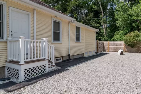 Exterior - 6 Cullen Rd, Dover, MA 02030 photo 5 of 8