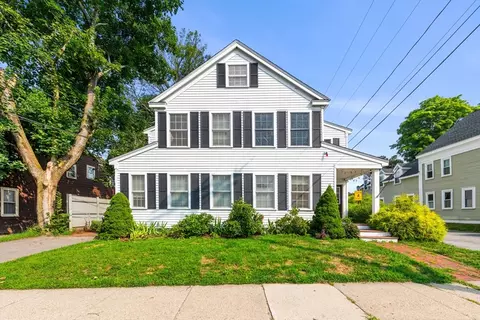 89 Friend St # -B, Amesbury, MA 01913