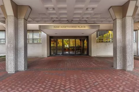 9 Hawthorne Pl #9O, Boston, MA 02114