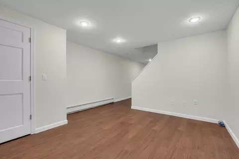 Living - 7 Benoni Dr, Sutton, MA 01590 photo 4 of 4