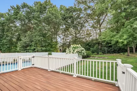 Exterior - 7 Benoni Dr, Sutton, MA 01590 photo 5 of 8
