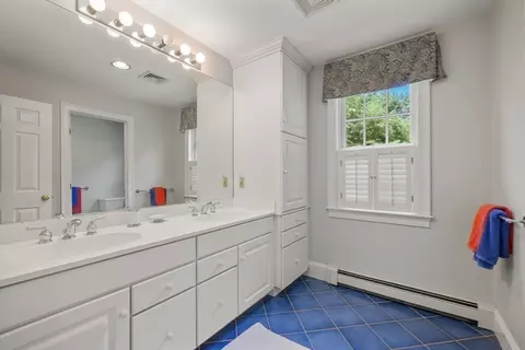Bath - 36 Maryknoll Dr, Hingham, MA 02043 photo 5 of 7