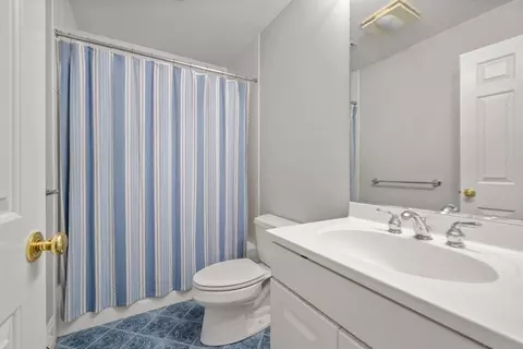 Bath - 36 Maryknoll Dr, Hingham, MA 02043 photo 6 of 7