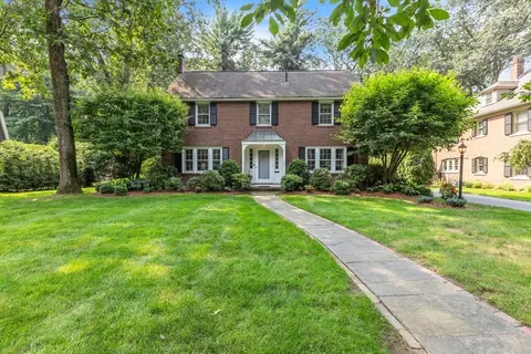 197 Farmington Rd, Longmeadow, MA 01106