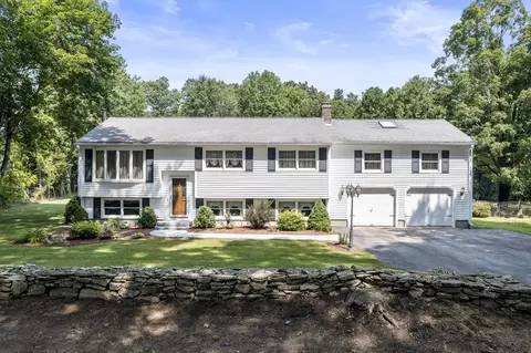 10 Duval Rd, Dudley, MA 01571