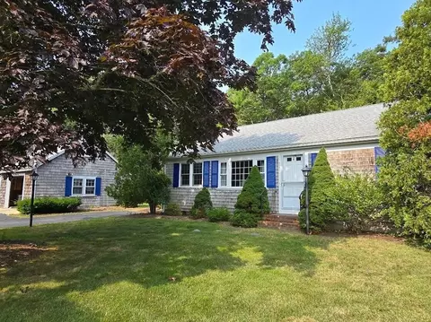 371 Main St, Harwich, MA 02645