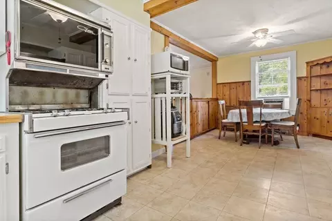 262 Peckham Rd, Acushnet, MA 02743 photo 6