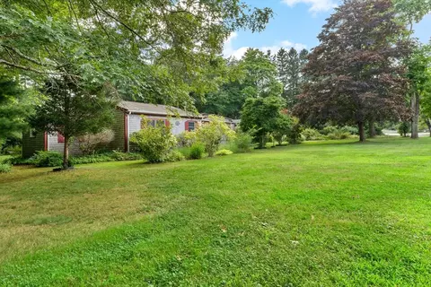 262 Peckham Rd, Acushnet, MA 02743 photo 2