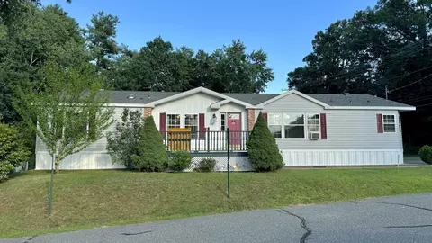 13 Quaboag Valley Coop St, Palmer, MA 01069