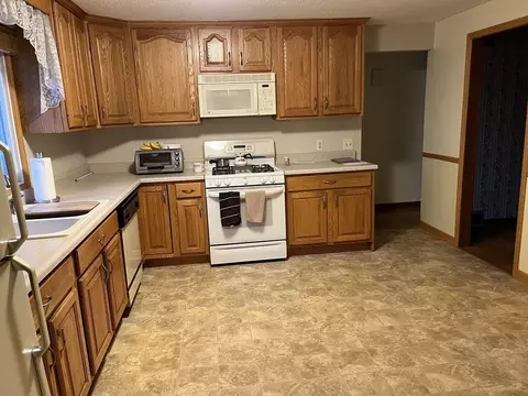 238 Chicopee St, Chicopee, MA 01013 photo 6